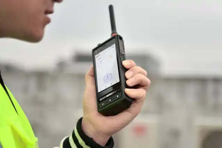 全方位解析：防爆手机的技术升级与行业应用深化